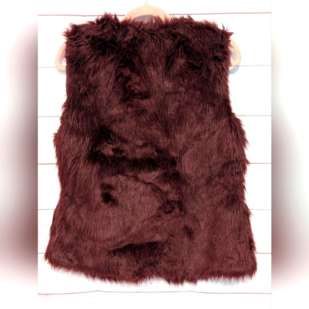 Rue21 Faux Fur Vest in Rich Burgundy Brown 🤎 Size L - Picture 3 of 5